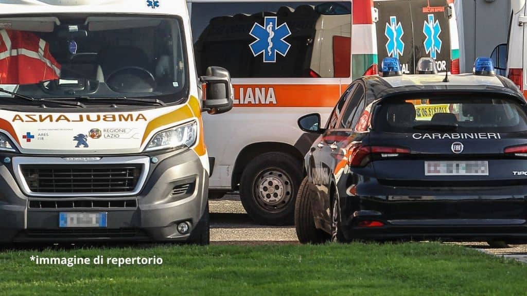ambulanza e carabinieri