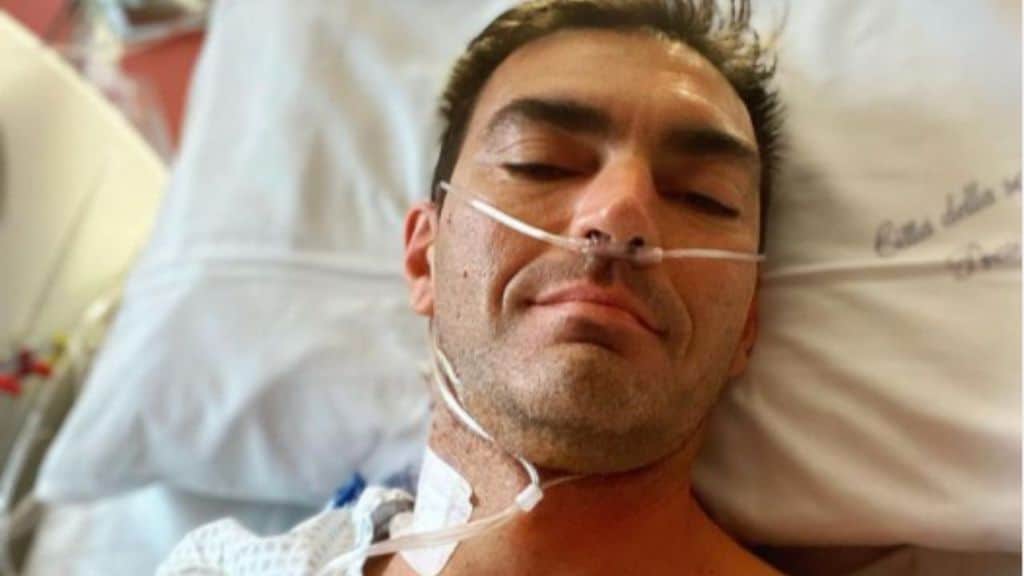 Gabry Ponte dall'ospedale dove è stato operato al cuore