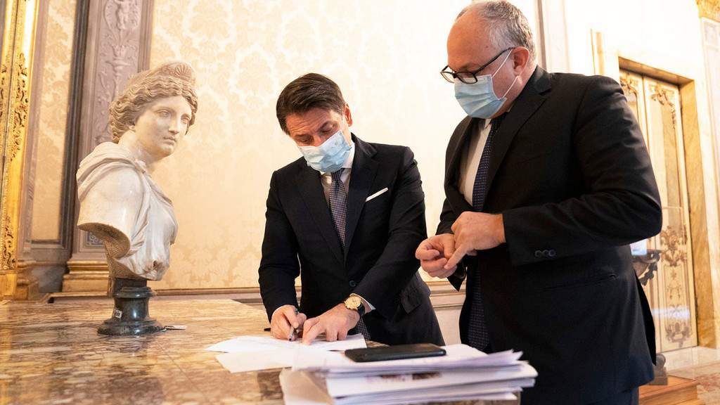 Giuseppe Conte e il Ministro Gualtieri