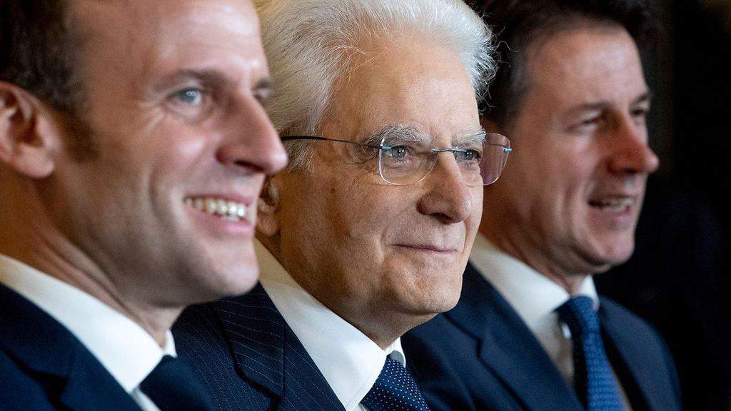 Il presidente francese Macron con Mattarella e Conte