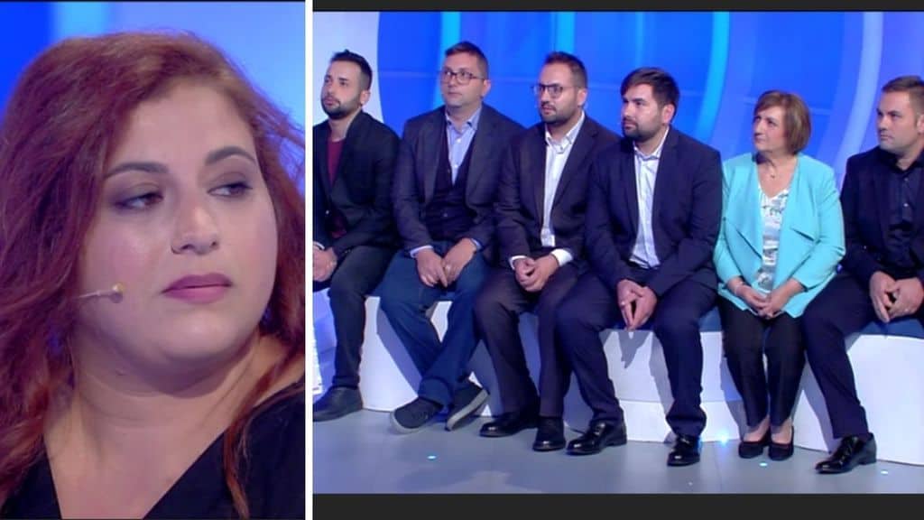 Stephani, il marito, i cognati e la suocera a Posta per te
