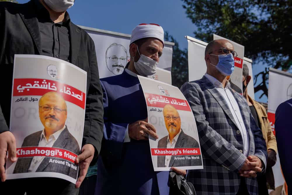 Manifestazioni per la morte di Jamal Khashoggi davanti l'ambasciata saudita a Istanbul