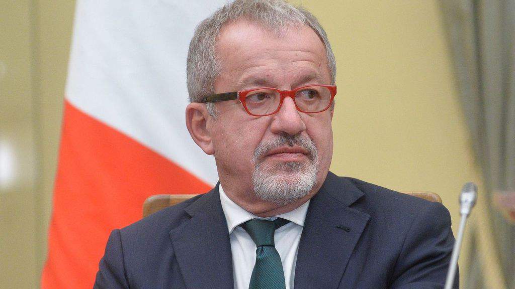 Roberto Maroni ricoverato in ospedale: le condizioni dell’ex Ministro
