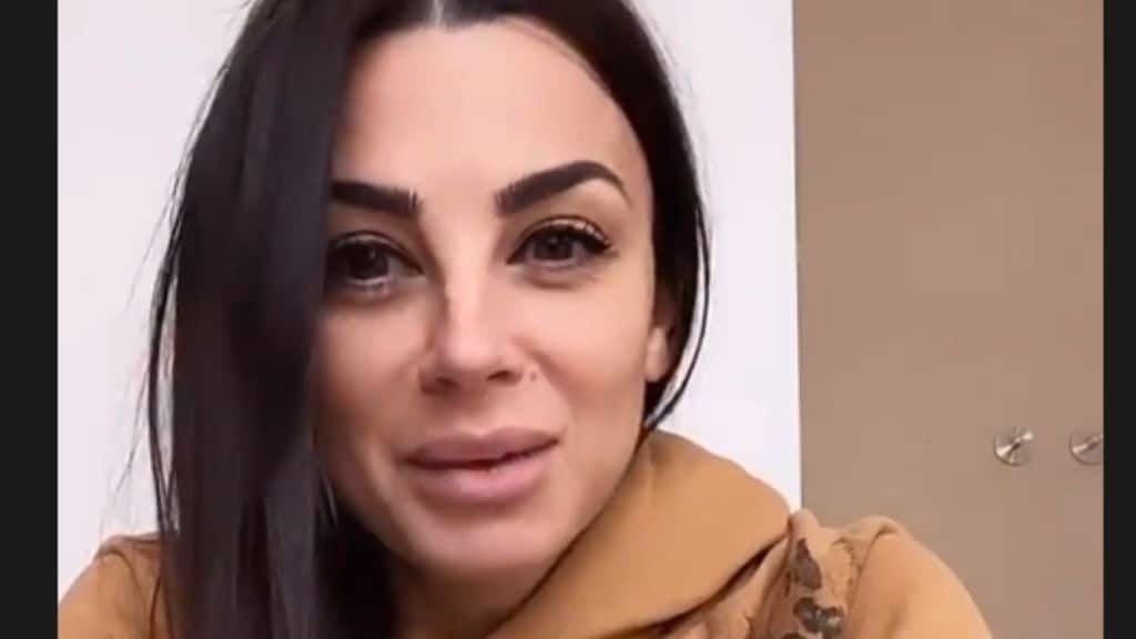 Serena Enardu parla dell'incendio alla sua auto