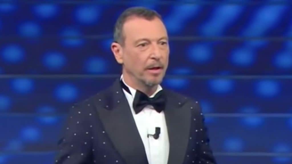 Amadeus sul palco di Sanremo