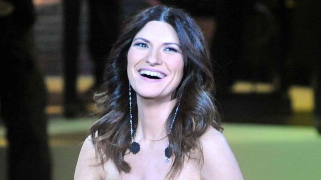 laura pausini primo piano