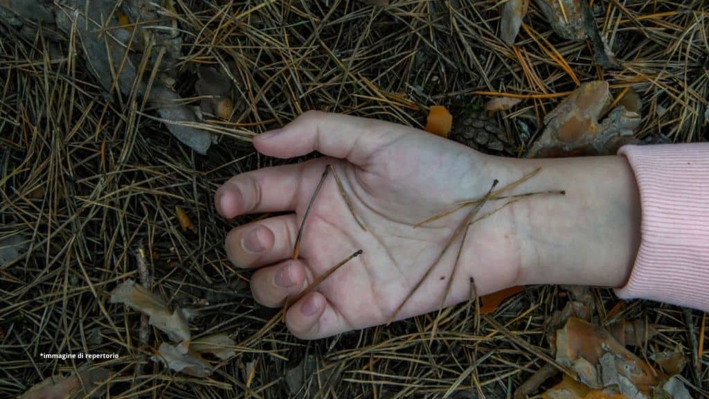 mano di una bimba morta