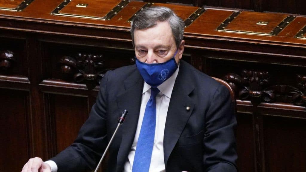 mario draghi alla camera per il voto di fiducia