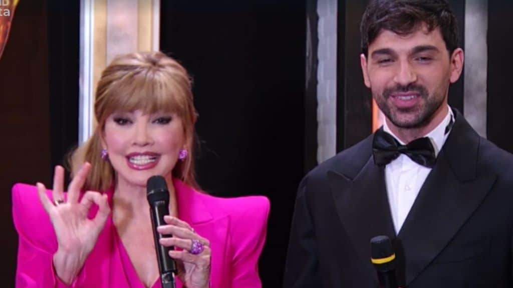 Milly Carlucci e Raimondo Todare nel Cantante Mascherato