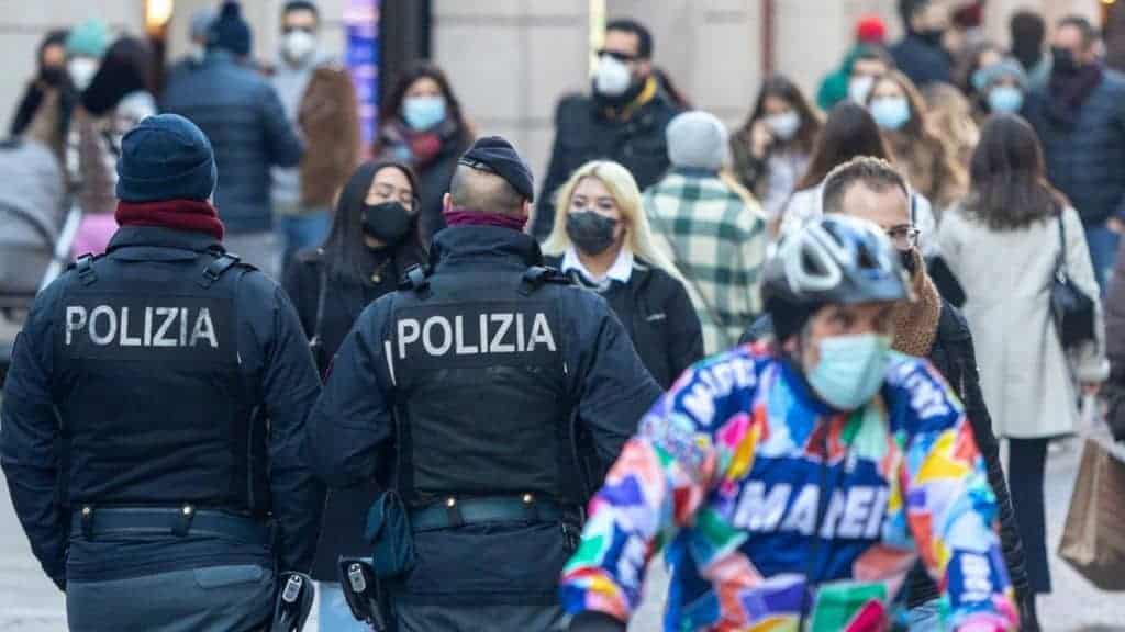 polizia persone strada