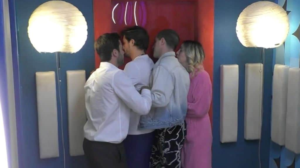 tommaso zorzi cerca di uscire dalla casa del grande fratello vip