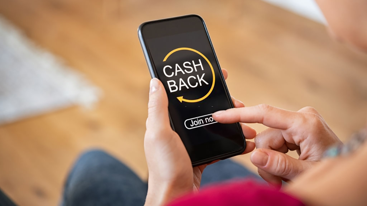 Smartphone con scritta cashback