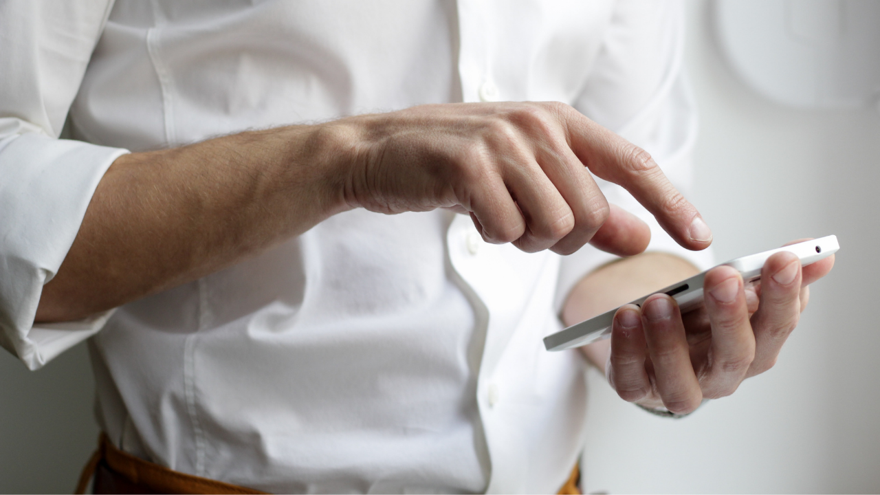Il cellulare è una miniera di informazioni. In Cina hanno un valore enorme. E in Italia?