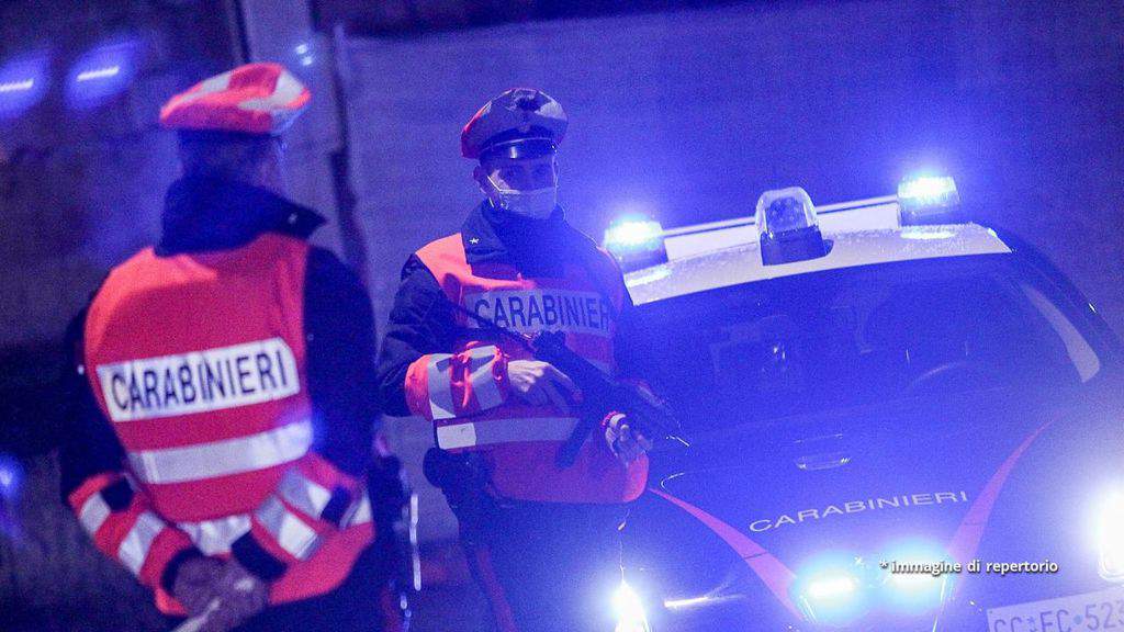 Abusi sessuali su una minorenne con problemi: caccia all'uomo