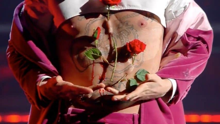 Achille Lauro trafitto da una rosa