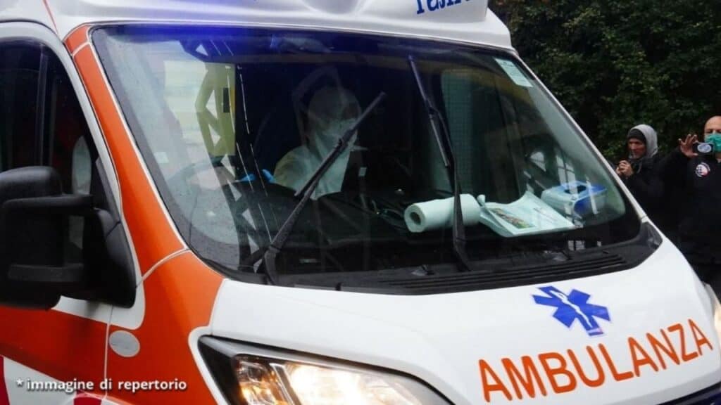 Bari, bimbo di 18 mesi investito per errore dall’auto del padre: arrivato morto in ospedale Bari, bimbo di 18 mesi investito per errore dall’auto del padre: arrivato morto in ospedale