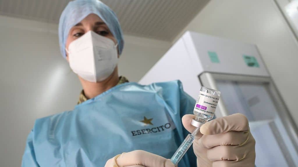 astrazeneca ema benefici superano rischi
