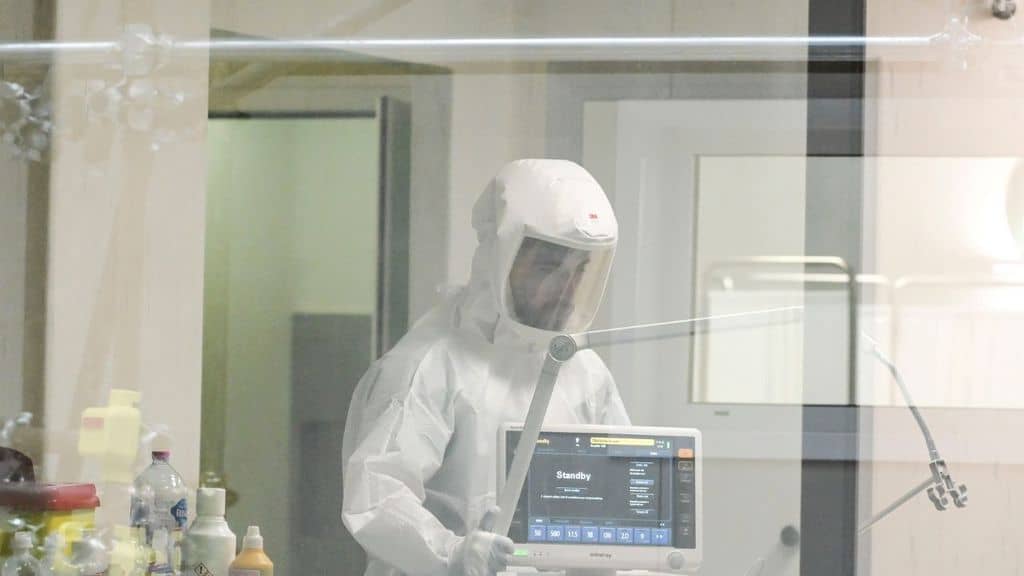 Coronavirus, lo Spallanzani pronto alla terapia con anticorpi monoclonali: la speranza di arrestare il virus riducendo i ricoveri