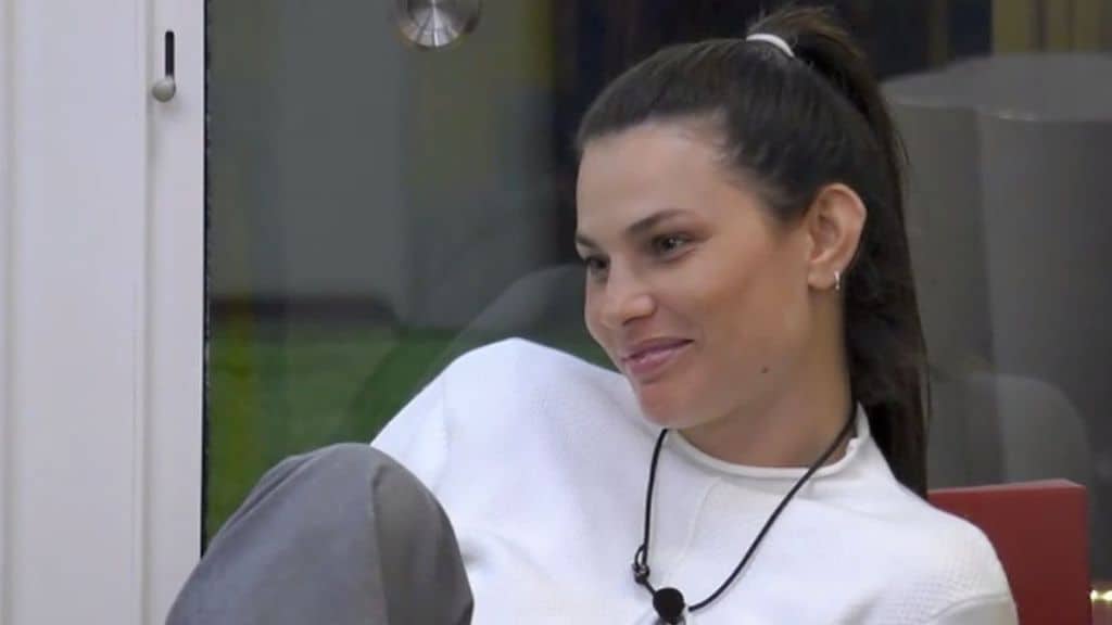 Grande Fratello Vip, Dayane Mello innamorata, ma non di Rosalinda: “Pier lo sa già”