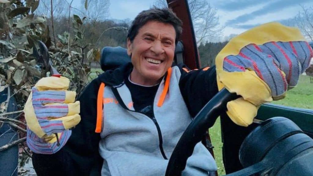 gianni morandi ricoverato per ustioni