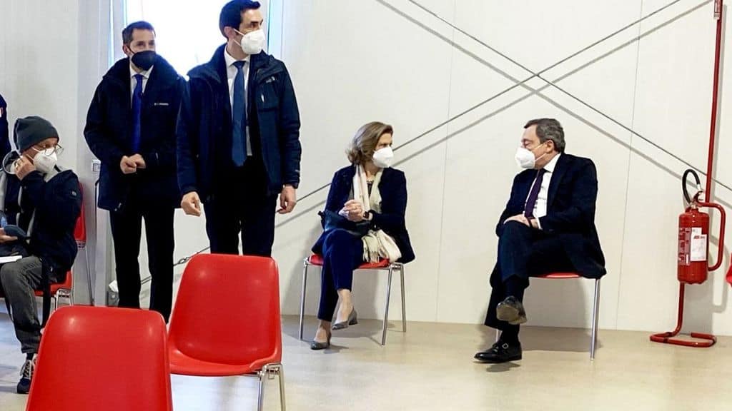 Mario Draghi e la moglie Serena vaccinati con Astrazeneca