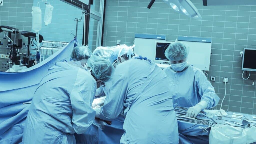 Donna incinta folgorata sotto la doccia | il bimbo nasce con parto cesareo Come stanno la mamma e il piccolo - Vimarsana News