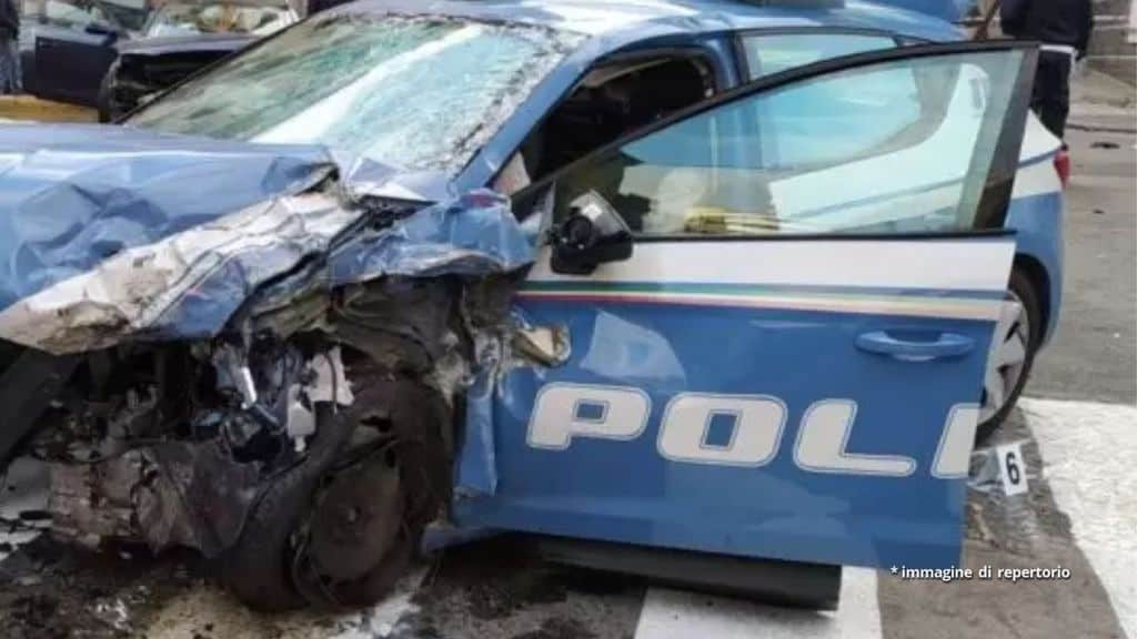 incidente tra la Polizia e un'altra auto: morta una 14enne a Roma