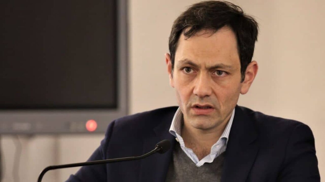 Ruggero Razza Moglie / Draghi E Moglie Vaccinati Stamane Con