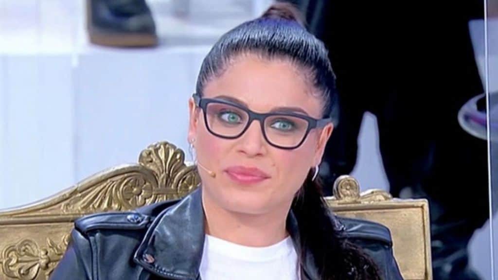 Samantha Curcio, la nuova tronista di Uomini e Donne apparsa ad Alta Infedeltà su Real Time: piogge di critiche per Samantha