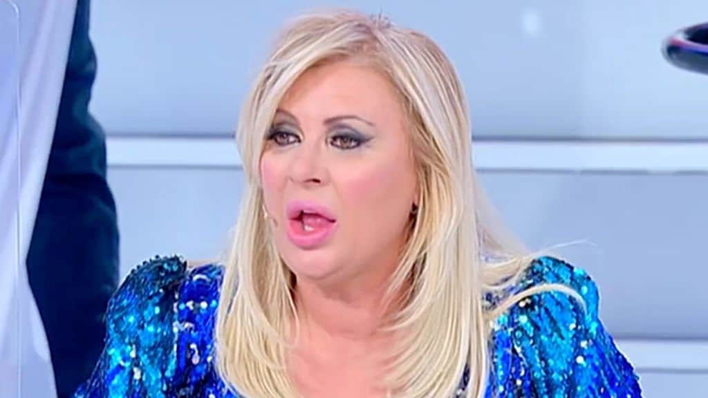 tina cipollari partecipa a uomini e donne