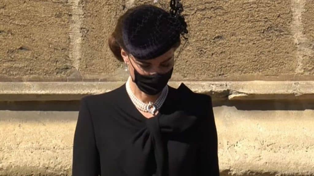 Kate Middleton al funerale del principe Filippo: prove da regina con le perle indossate da Lady Diana