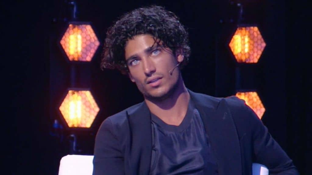 Isola dei Famosi, Akash Kumar e il flirt con Francesca Lodo prima dell'eliminazione: esplode il pettegolezzo