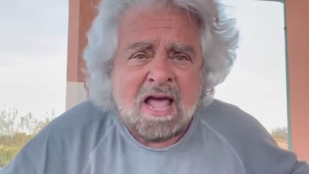 Video di Beppe Grillo per difendere il figlio dall’accusa di stupro, è una furia: “Arrestate anche a me”
