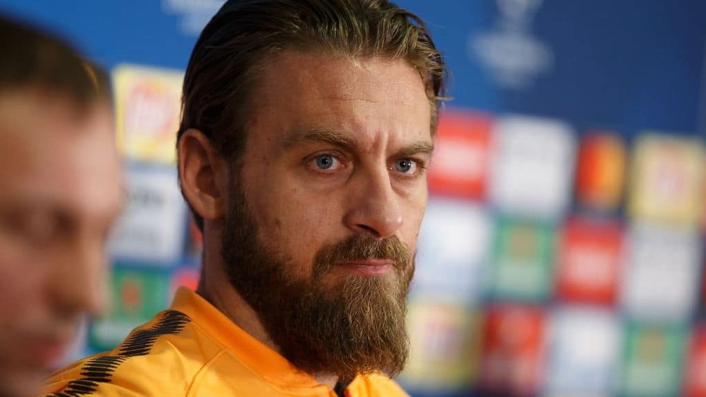 Daniele De Rossi ricoverato in ospedale allo Spallanzani di Roma: l'ex calciatore era risultato positivo al Covid dopo Lituania - Italia