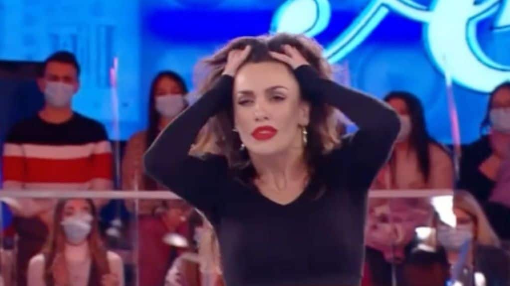 Elena D'Amario è tornata single, la confessione della ballerina di Amici: "Per me è difficile trovare l’amore"