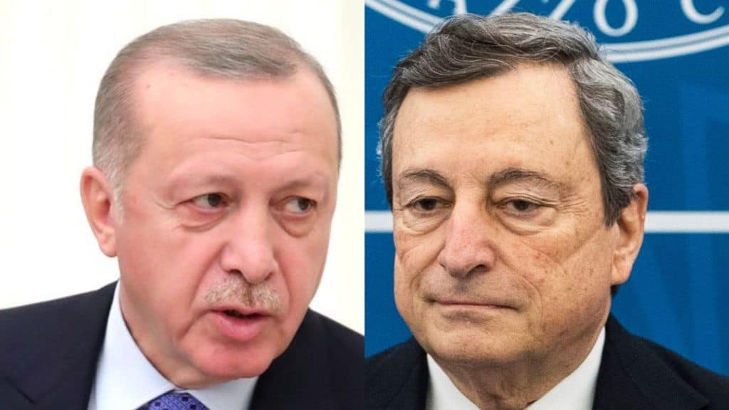 Sofagate, Erdogan replica a Mario Draghi: "Totale maleducazione, danneggiate relazioni Turchia-Italia"