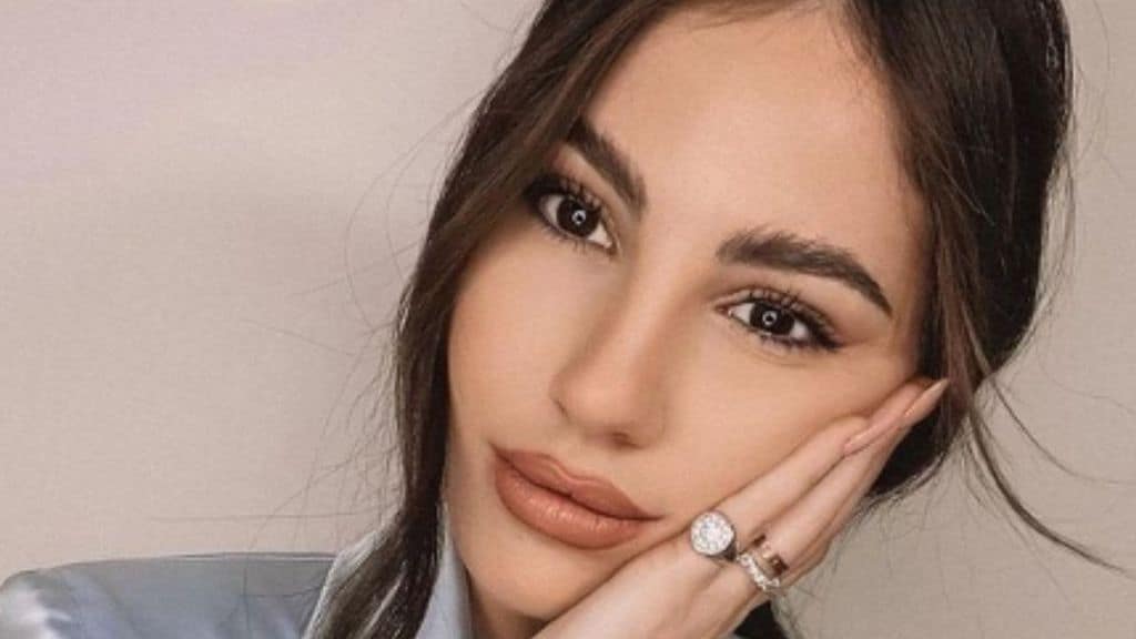 Giulia De Lellis e la "truffa" a suo nome su Instagram: "Ridicola e grave", l'ex di Uomini e Donne denuncia sui social