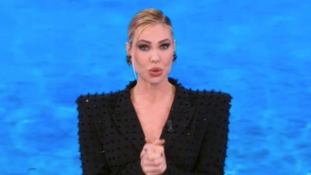 Isola dei Famosi, salta l'appuntamento in tv di giovedì 8 aprile: tutta colpa Supervivientes