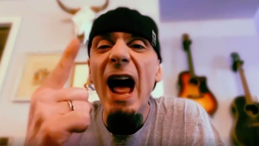 j-ax furioso su instagram dopo il covd-19