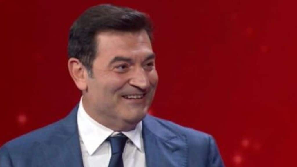 Max Giusti a Canzone segreta, la commovente lettera dei figli: "Ci proteggi e ti sacrifichi per noi"