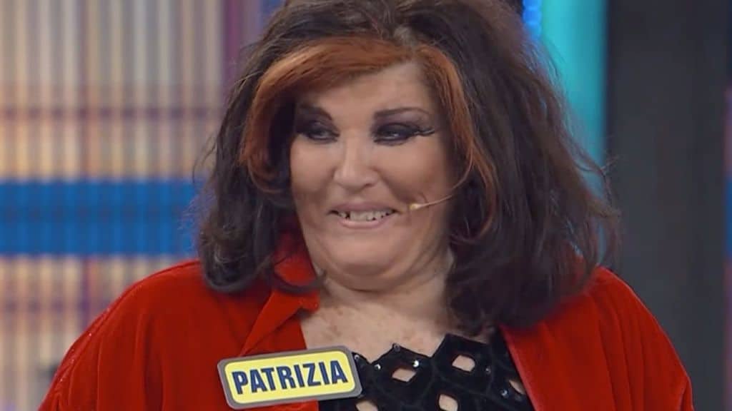 Patrizia De Blanck senza dente di fronte a Paolo Bonolis: l'incidente prima della puntata di "Avanti un altro! Pure di sera"