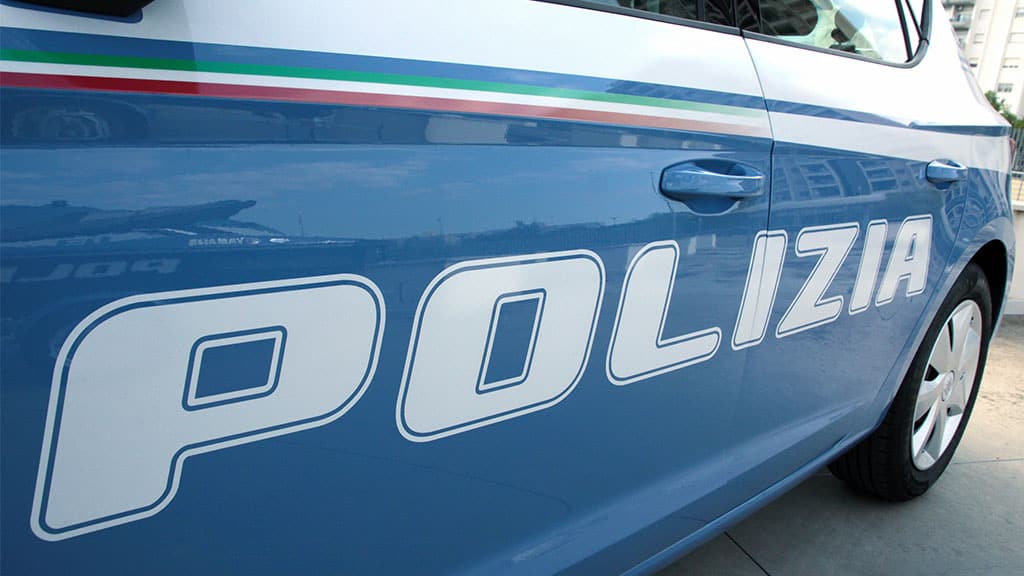 violenza sessuale su minori, sacerdote arrestato