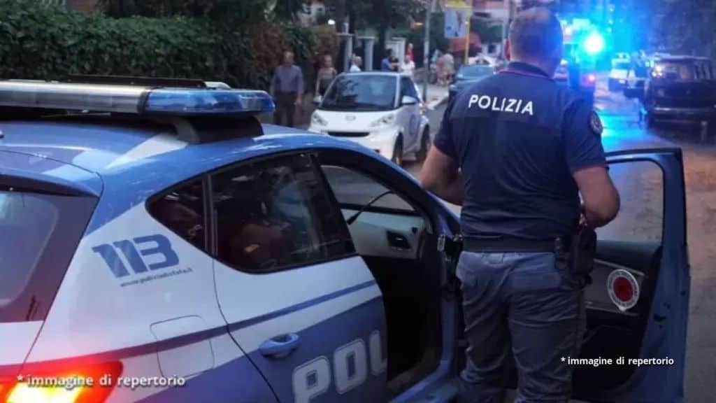 18enne uccide il padre e si ferisce gravemente a roma