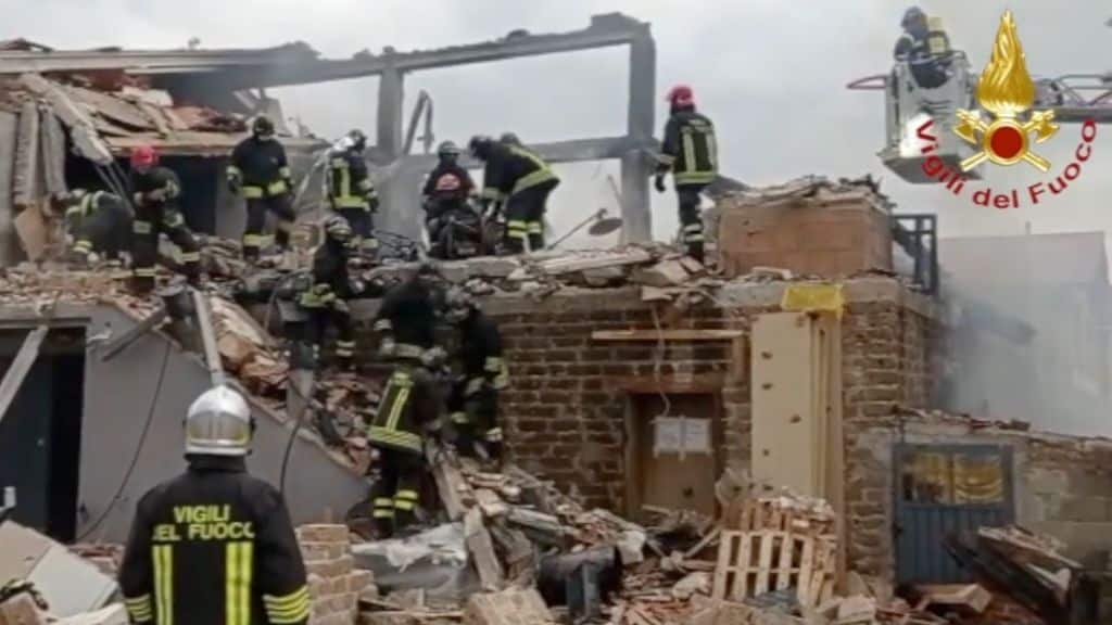 esplosione a gubbio c'è un morto