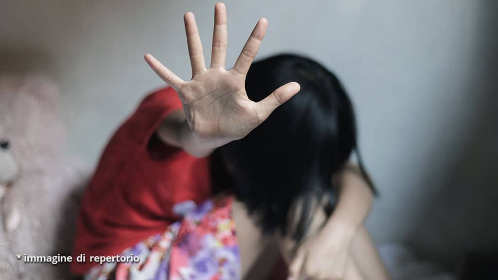maltrattamenti sui figli ad Aosta: madre arrestata
