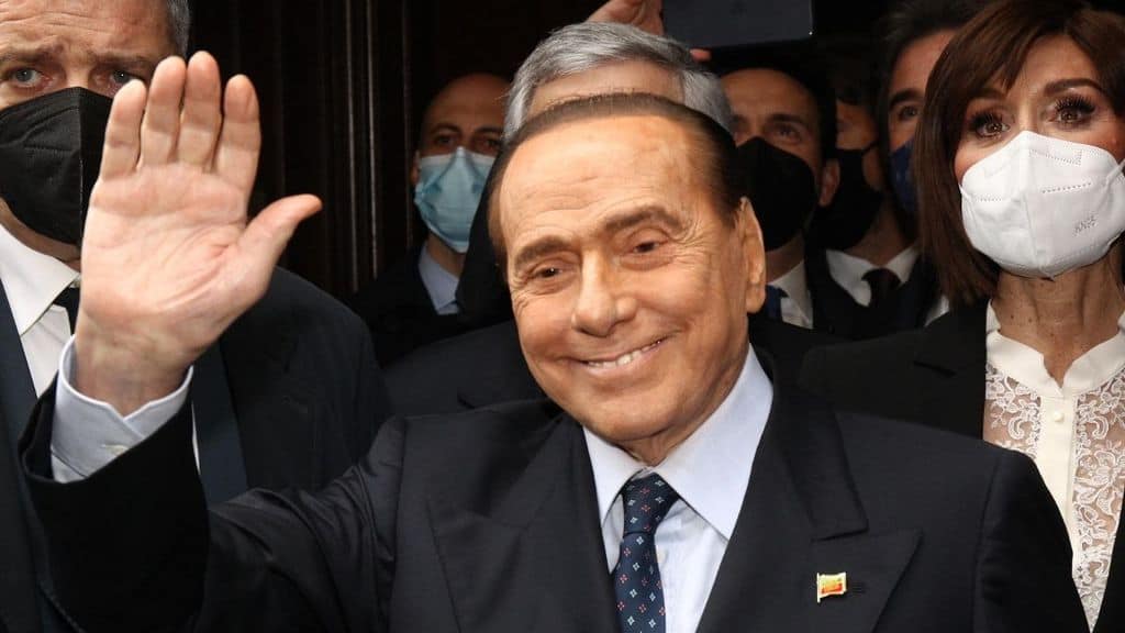 Silvio Berlusconi dimesso dal San Raffaele