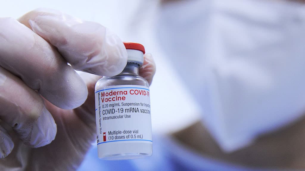 vaccino Moderna: rilevata efficacia del richiamo contro le varianti del covid