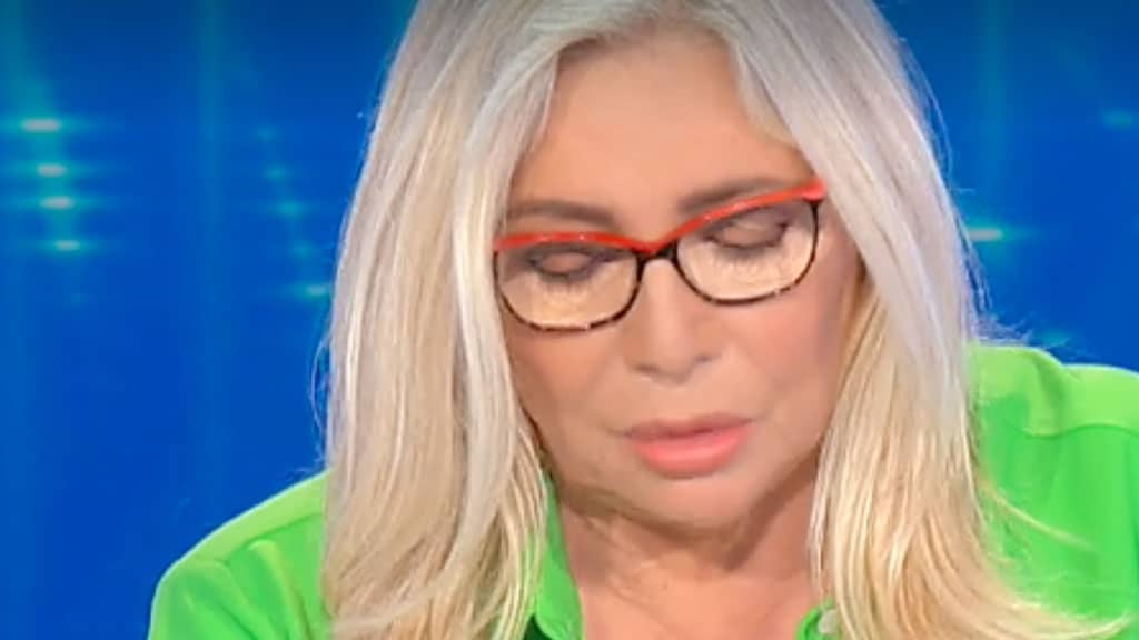Mara Venier: lettera alla Rai dai dentisti contro la conduttrice