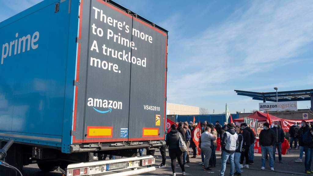 Amazon, proteste per le condizioni di lavoro