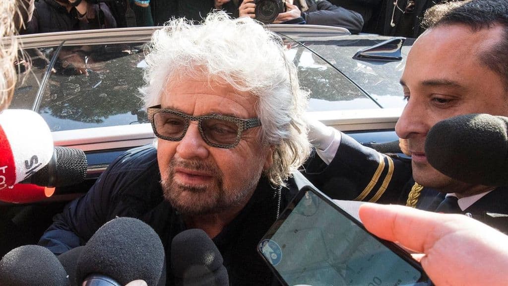 Beppe Grillo contro Conte, nuovo video del garante M5S: “Non sono padre padrone, sono papà col cuore”